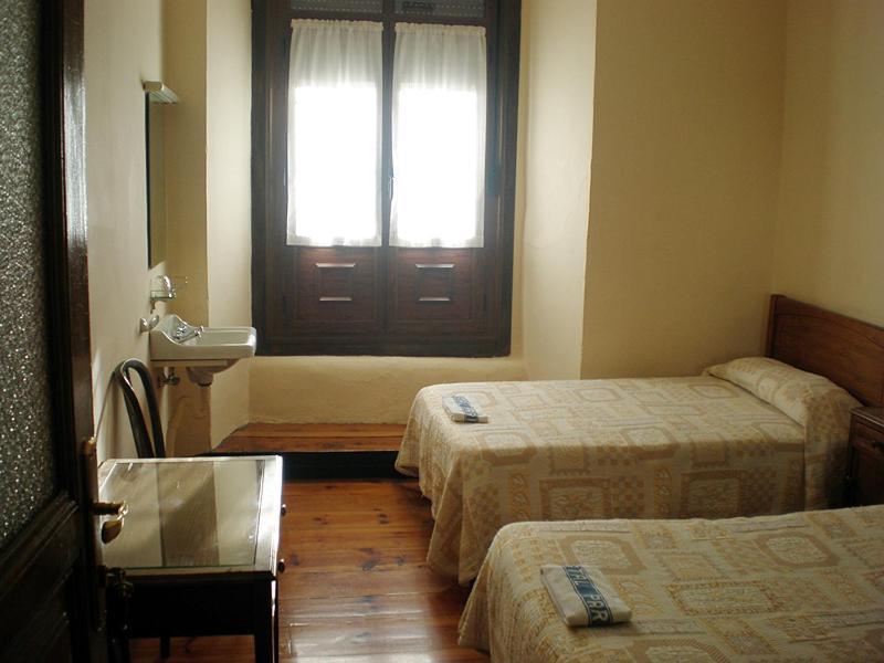 Hostal Paris Jaca Room photo